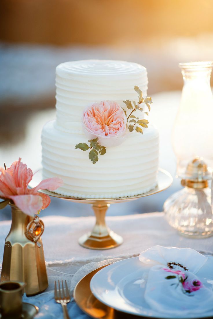 30 WOW Wedding Cakes for 2015
