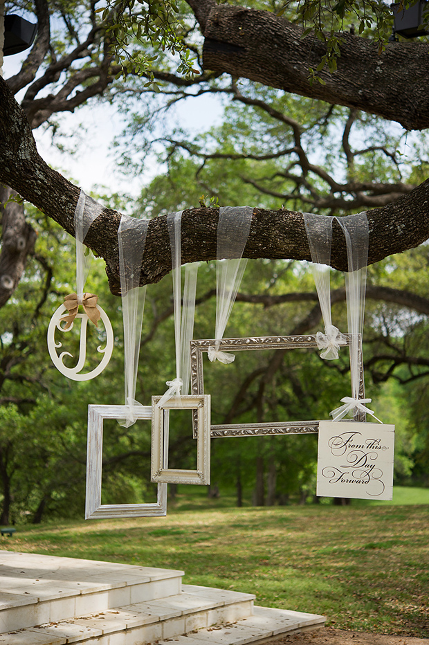 12 Fab Ways to Use Frames in Your Wedding