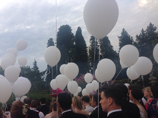 lisa-cannon-wedding-balloon-release