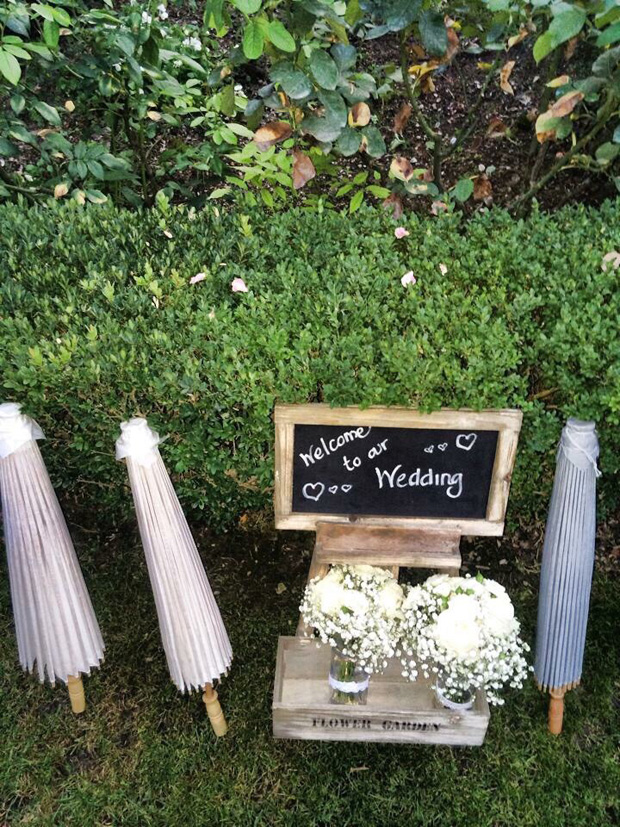 lisa-cannon-wedding-umbrellas-welcome-to-our-wededding-sign