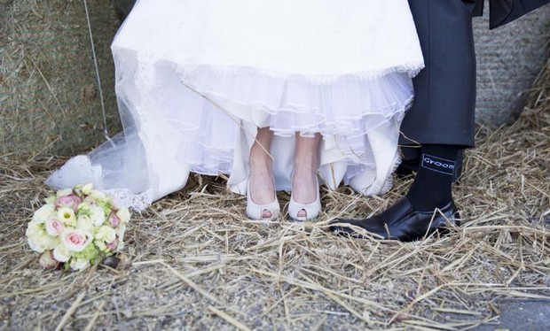 julie_cummins_real-wedding-barn_wedding_shoes
