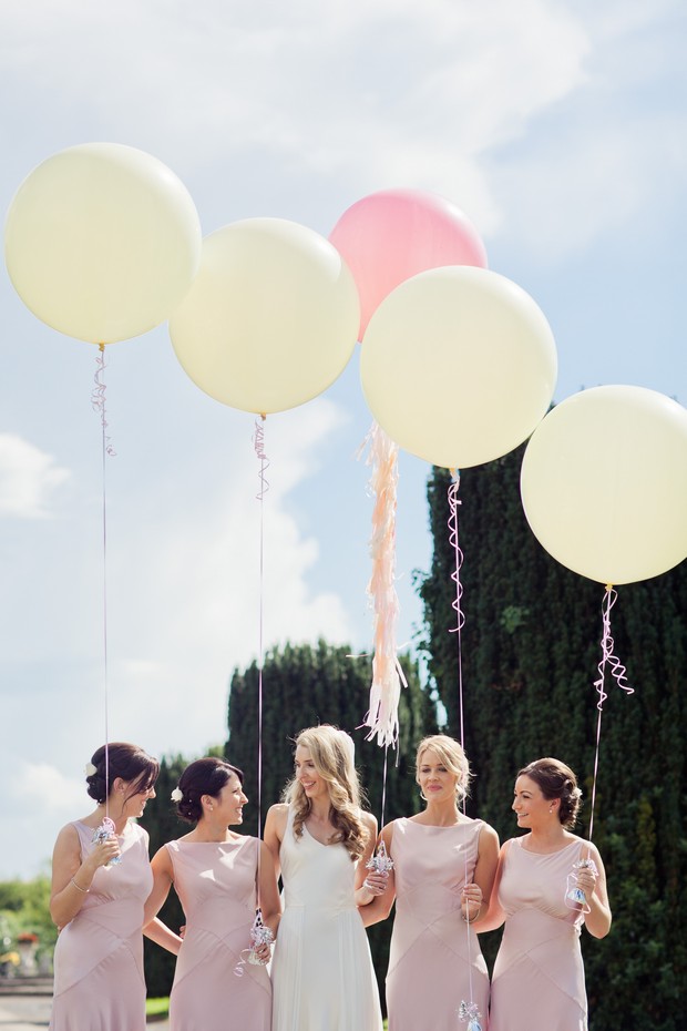 pink white oversized balloons wedding photo pink white oversized balloons wedding photo