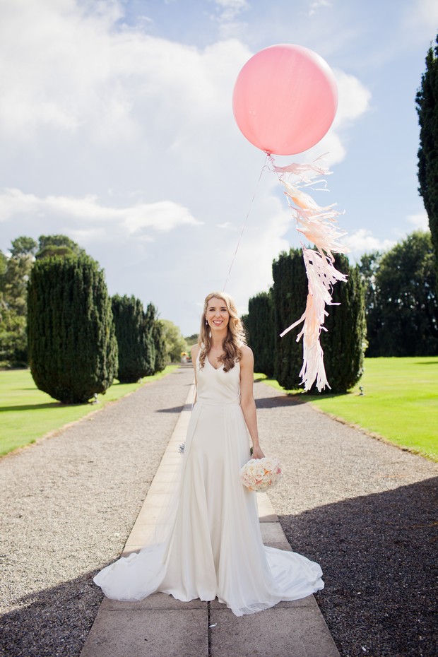 pink white oversized balloons wedding photo bride pink white oversized balloons wedding photo bride