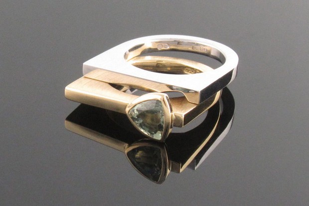18ct-yellow-and-white-gold-green-sapphire-engagement-ring-set