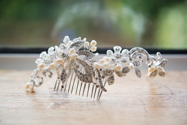 4-pearl-rhinestone-wedding-hair-comb