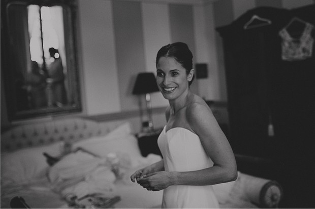 1-black_white_phott_bride_morning