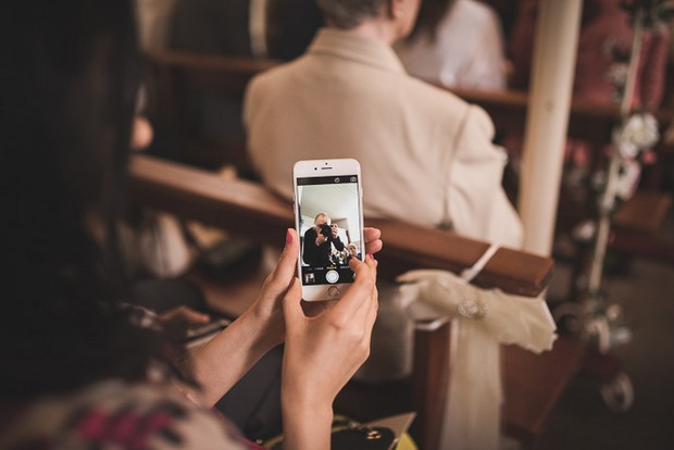 wedding-photographer-iphone-selfie