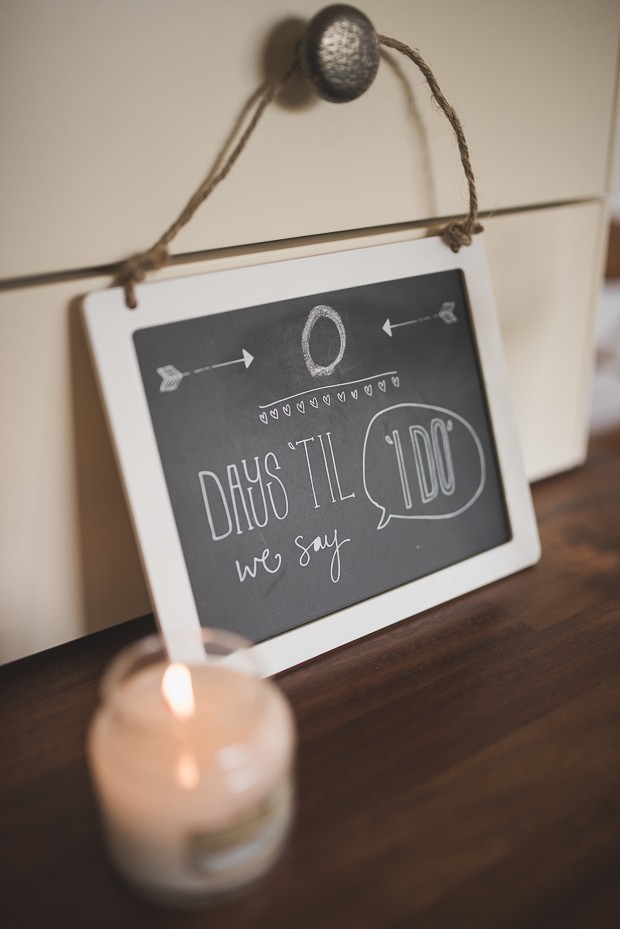 wedding-signs-days-til-i-do-chalkboard