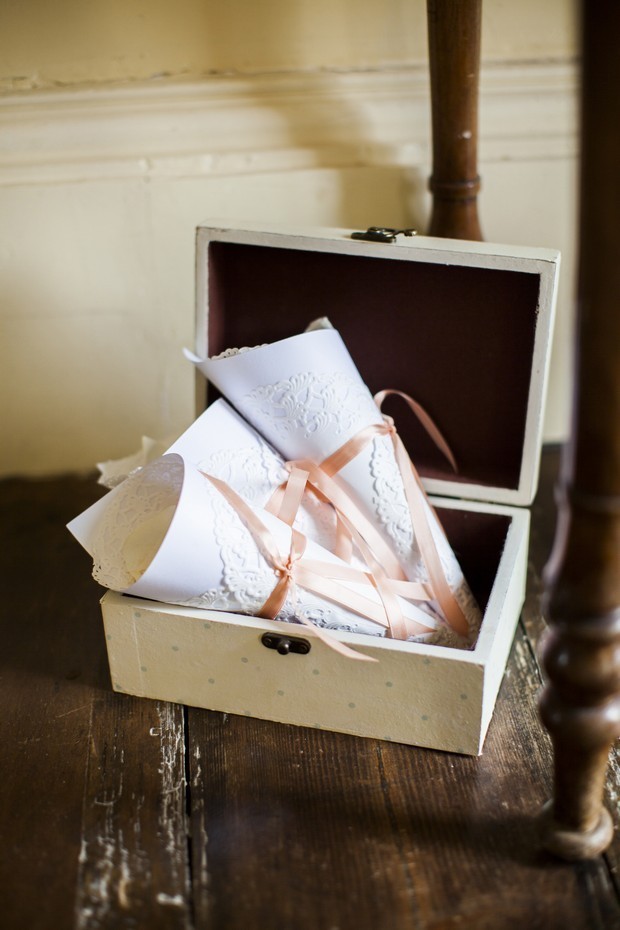 lace-covered-confetti-cones