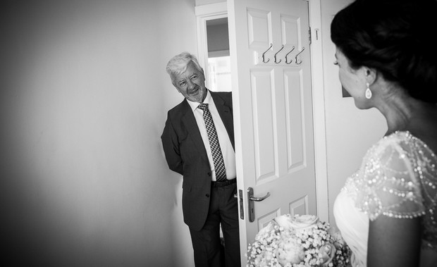 1-getting-ready-wedding-morning-bride-house