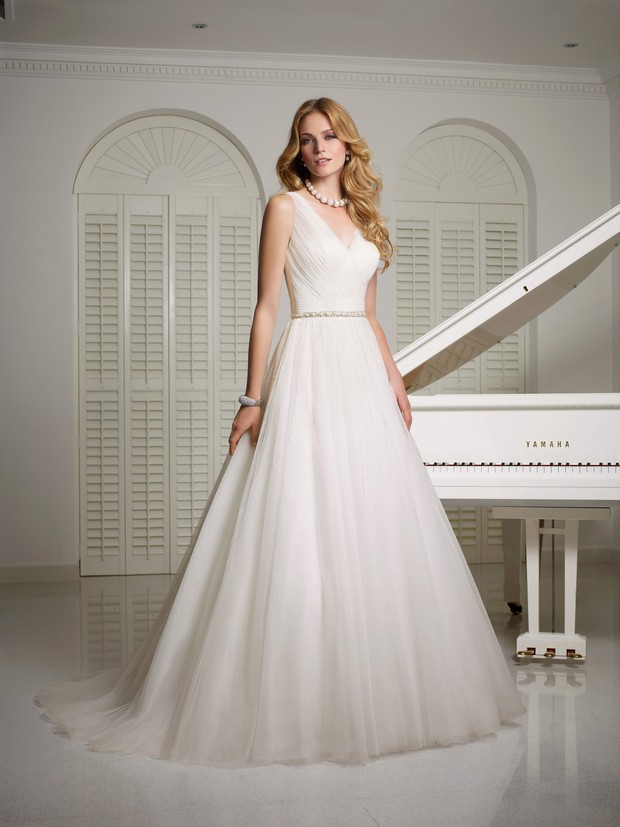 Victoria_Jane_Ronald_Joyce_2016_Wedding_dresses_vanda