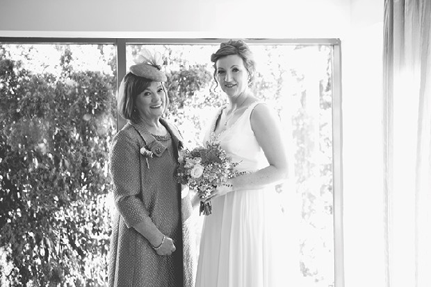 11-bride-and-mother-photo