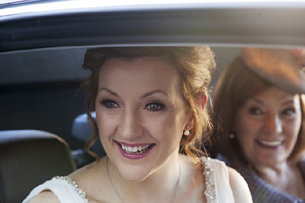 16-bride-mother-in-wedding-car-couple-photography