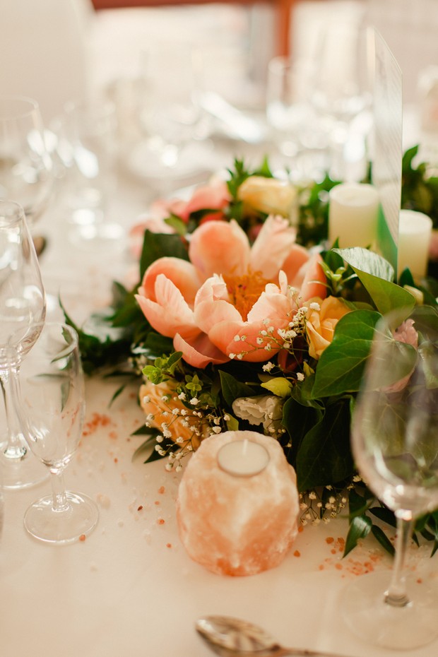 49-Dream-Destination-Wedding-Algarve-Portugal-Table-Decor-Beach-Wedding-Pink-Salt-candles