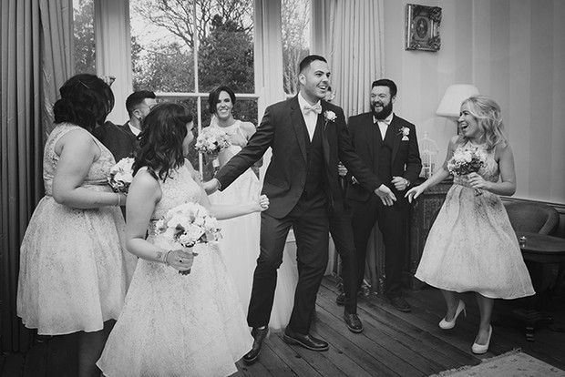 38-Fun-Wedding-Photography-Ideas-Couple