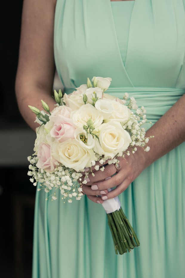 bridesmaid-in-mint-dress