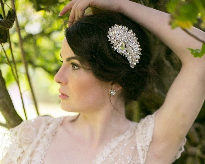 wedding-hair-combs-dramatic-embellished-wedding-hair-comb-lily-julesbridal