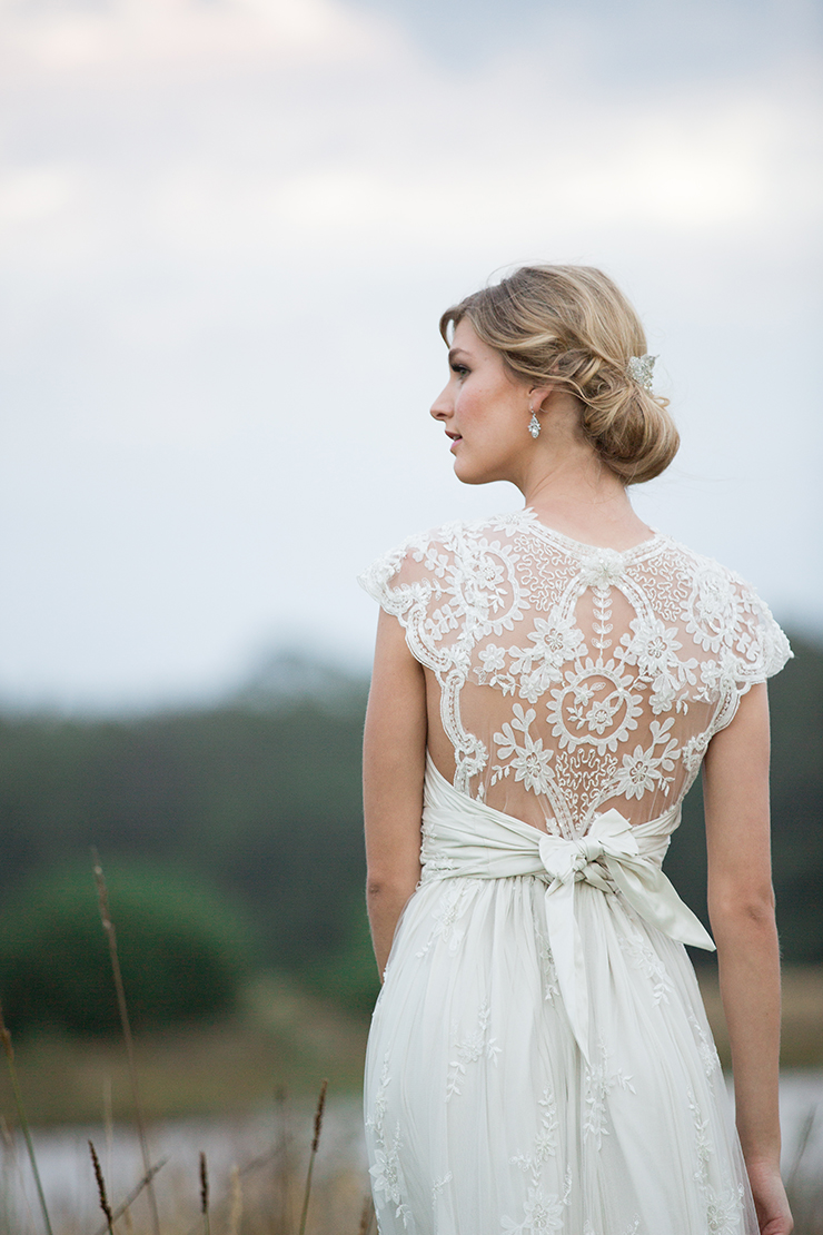 18 Backless Wedding Dresses That Ll Take Your Breath Away Mrs2be Anna Campbell Beautiful Wedding Dress Back Lique Fl
