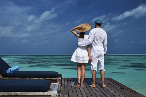 the most popular honeymoon destinations 2016 2017 Maldives Jetty Couple