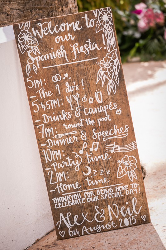 15-wedding-day-plan-sign-schedule-weddingsonline