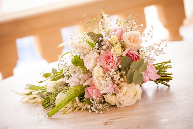 8-Summer-Wedding-Bouquet-Colourful-Rose-Pastel-weddingsonline