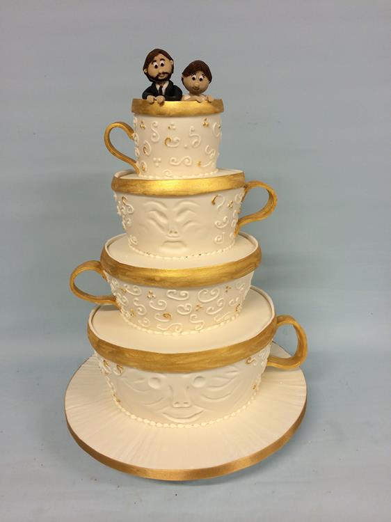 cute-teacup-wedding-cake-gold-weddingsonline-amazing-cakes-ireland