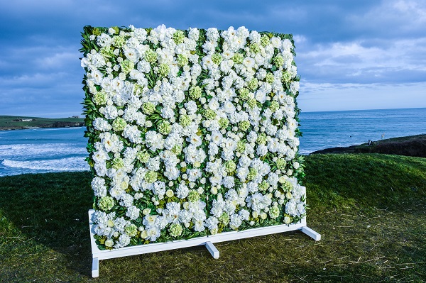 wedding-photobooth-backdrop-ideas-flower-wall-nfete-ireland