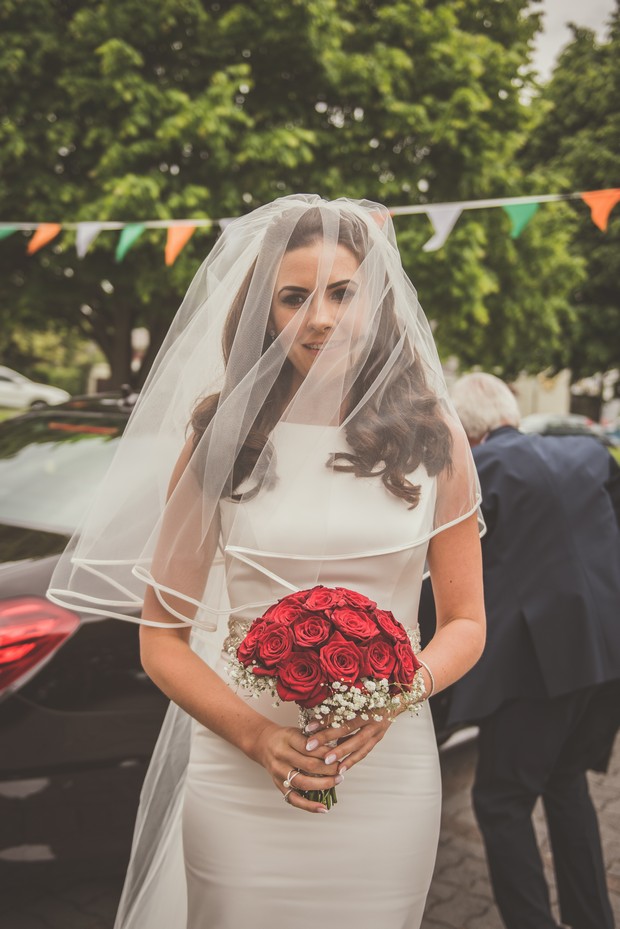 22-Classic-Vintage-Style-Bride-Veil-Face-weddingsonline