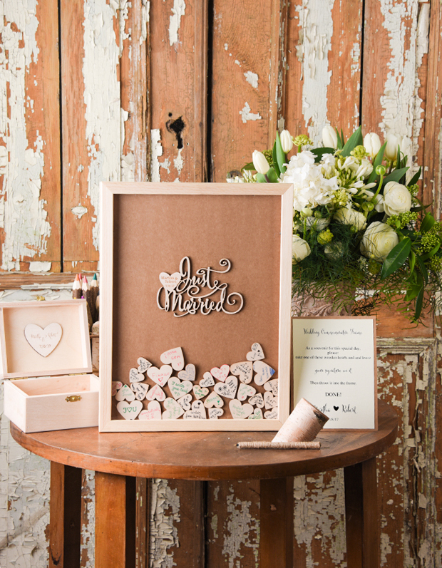 wooden-heart-frame-guestbook