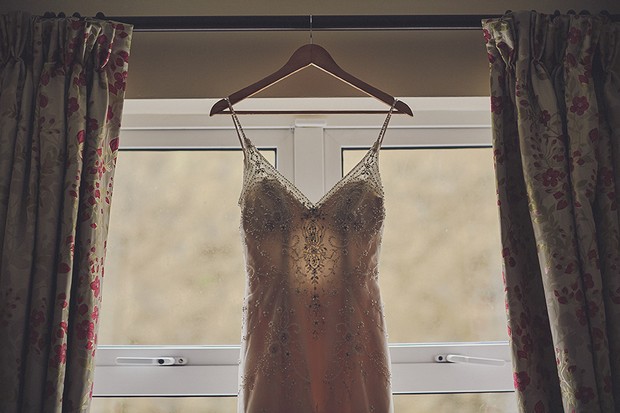 6-Vintage-style-wedding-dress--DKPhoto-weddingsonline