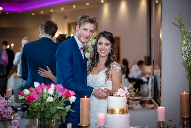 bride-and-groom-cutting-cake
