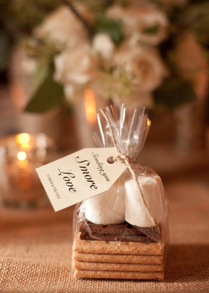 Winter-Wedding-Favours-Smores-DIY-Edible