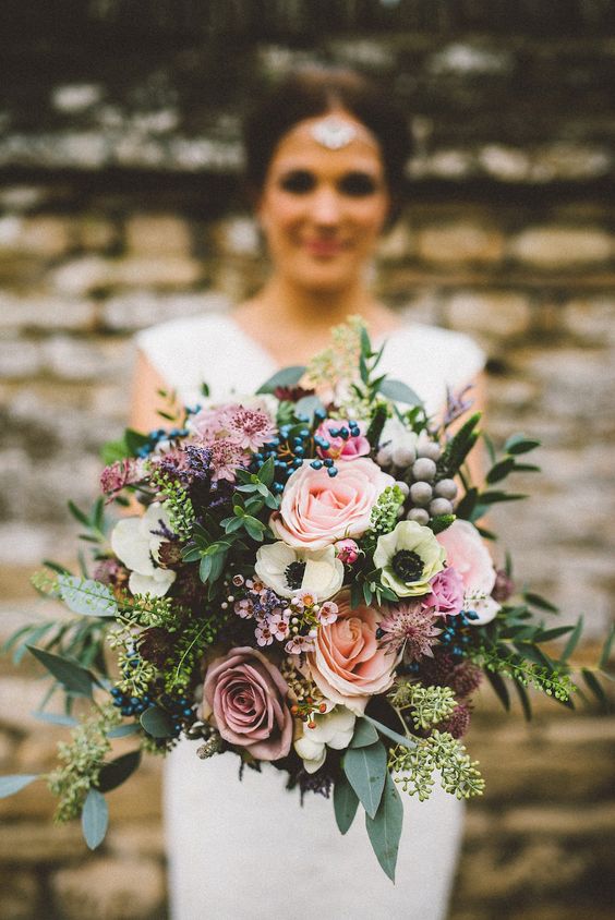 autumn-wedding-bouquet-wild-mix-berry