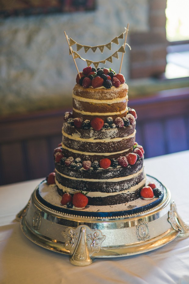 barberstown-castle-wedding-naked-wedding-cake-with-fruit