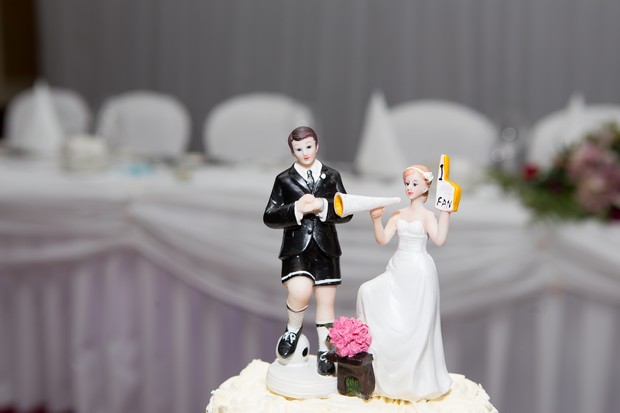 hamlet-court-hotel-real-wedding-personalsied-ceramic-cake-topper