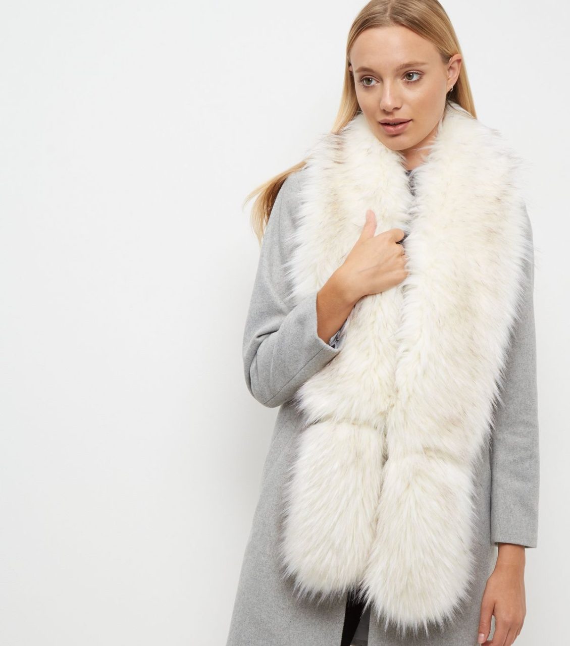 new-look-white-faux-fur-stole