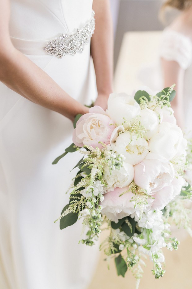 15-pale-pink-white-wedding-bouquet-peonies