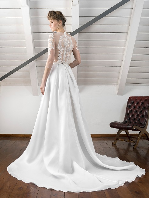 inmaculada-garcia-barcelona-hikari-back-weddingsonline