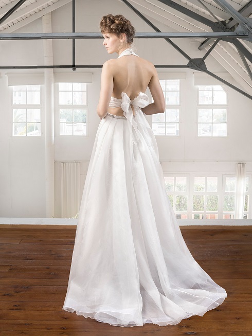 inmaculada-garcia-barcelona-hinata-back-weddingsonline