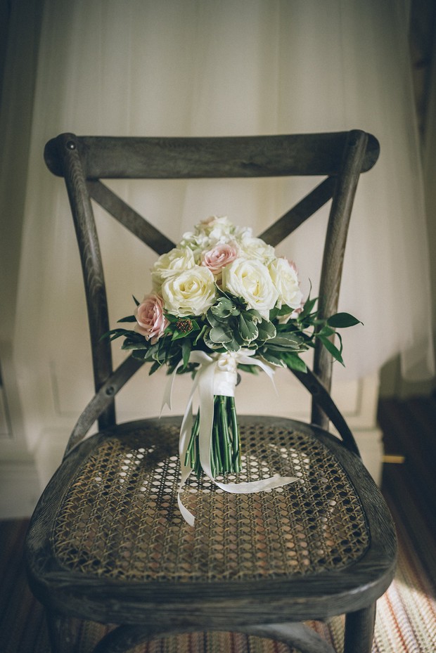 14-Wedding-bouquet-Virginia-Park-Hotel-weddingsonline