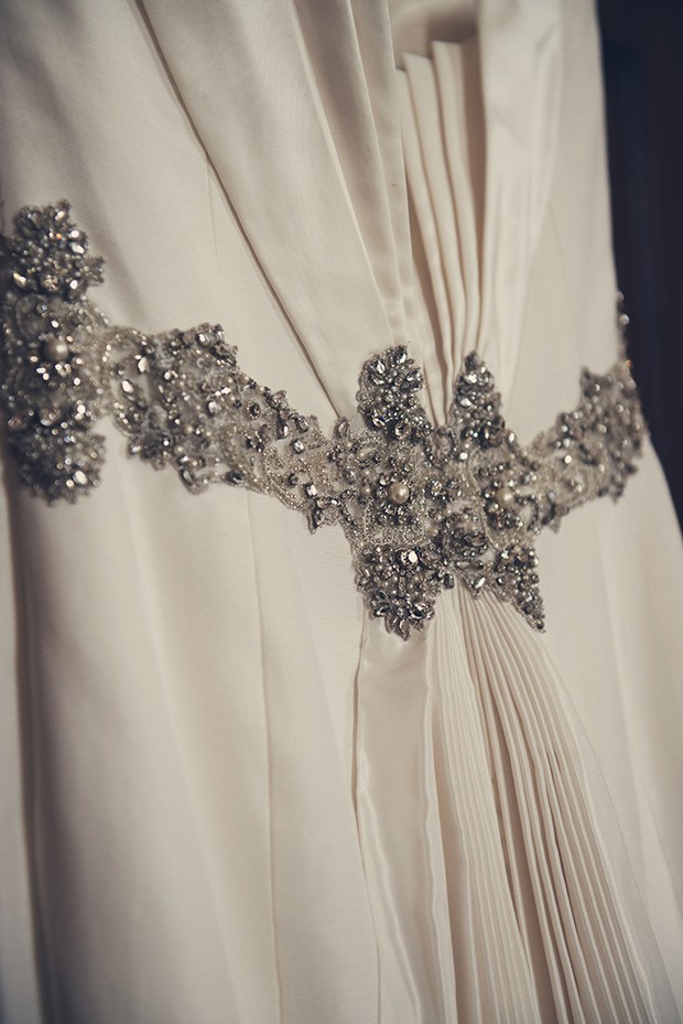 9-wedding-dress-details-vintage-art-deco-belt-pleats-weddingsonline