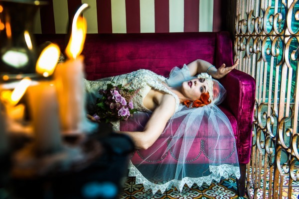 Yolan Cris, vintage wedding dress, 20s wedding dress, vintage veil, red hair, 20s makeup, purple bouquet, candles
