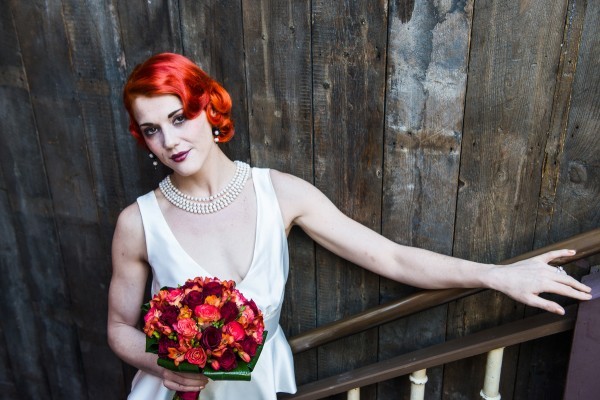 vintage 20s hair, wedding dress, pearls, red bouquet