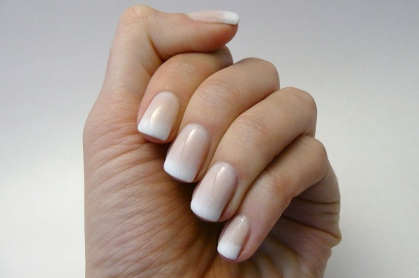 Image vai http://casadepolish.blogspot.ie/2013/09/gradient-french-manicure.html