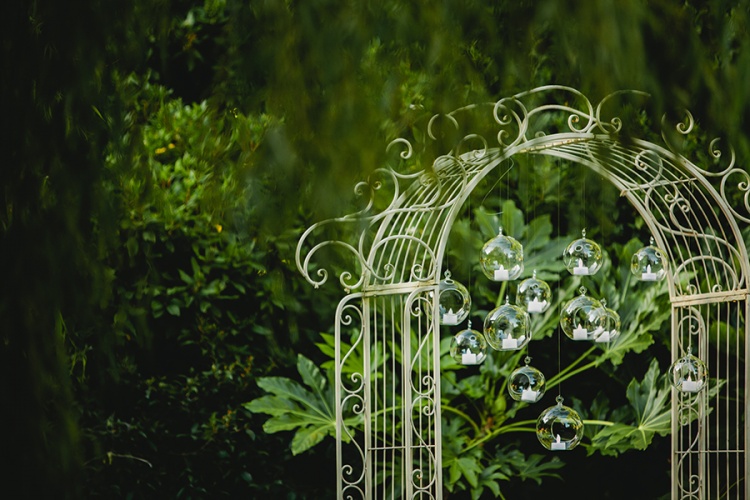 10-intimate-St-Kilda-outdoor-wedding-ceremony-backdrop